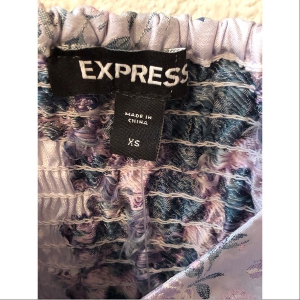 Express floral puff sleeve crop top NWT - Picture 7 of 9